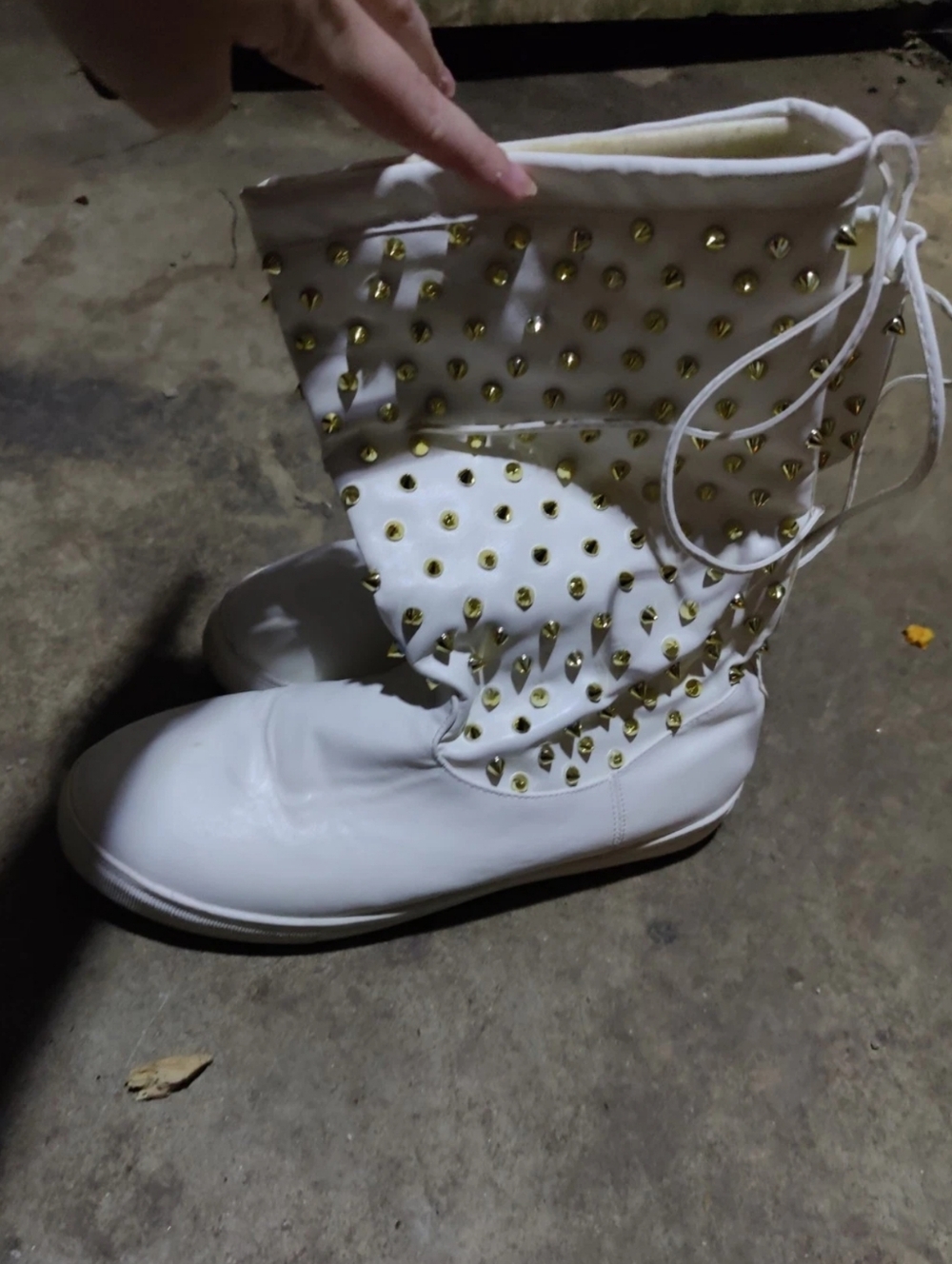 Unique White Shoes With Gold Spikes Going Up The Leg Size 10